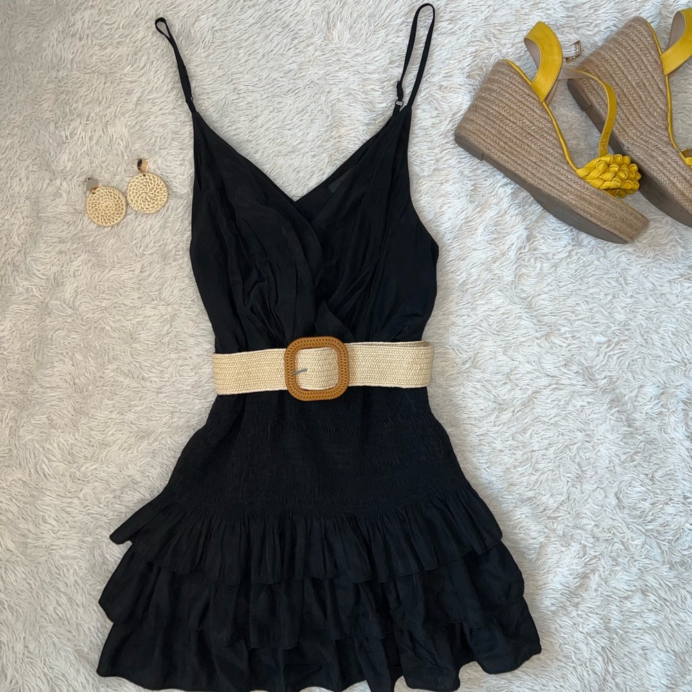 DO+ BE- BLACK LAYERED DRESS SIZE M WITH BELT